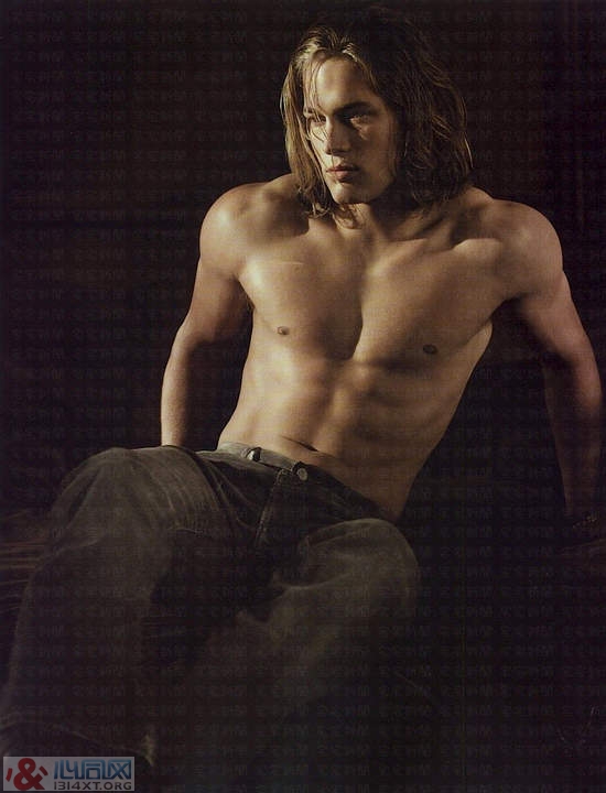 бУ˧Travis Fimmel